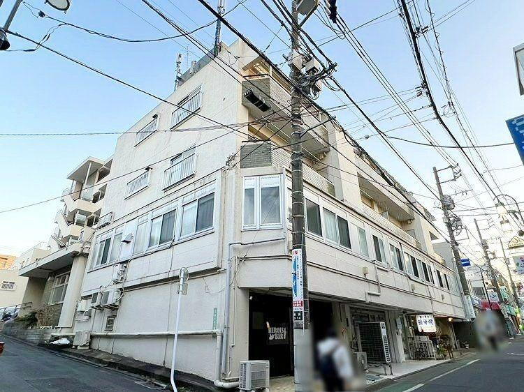 富士見台マンション 西武池袋線富士見台駅まで徒歩2分!毎日の暮らしにゆとりができ、利便性の高い立地です。