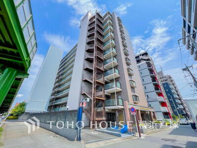 ライオンズマンション鶴見花月園前 【Appearance】<BR>爽やかな青空の下に贅沢なほどに降り注ぐ陽光、豊かな居住性と、クオリティが見事に調和した住空間は、住まうことの喜びを感じさせてくれます。