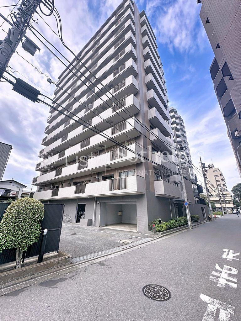 ◇◆新丸子パーク・ホームズ◆◇ 【新丸子パーク・ホームズ】<BR>時間とともに街に溶け込みながら、変わらぬ存在感を放つ外観。自然と目を引くデザインが、住まうよろこびを育みます。