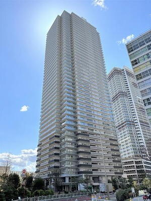 W Comfort Towers West 総戸数1149戸(EAST棟673棟、WEST棟476戸)のビッグコミュニティ 2022年3月撮影