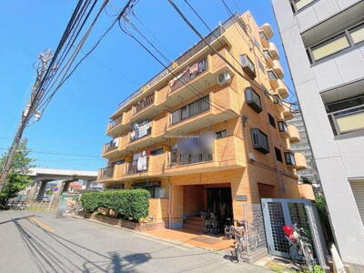 プレジデント98 東武野田線「北大宮」駅徒歩5分の駅近マンション。2階部分の南西角部屋につき陽当り&通風良好!ファミリー世帯に嬉しい3LDKプランです。新規内装リノベーション済みで新築気分を味わえます!