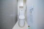 ニューハイム徳丸 【トイレ】<BR>トイレは清潔感があります。温水洗浄便座付きでリモコン操作が容易です。