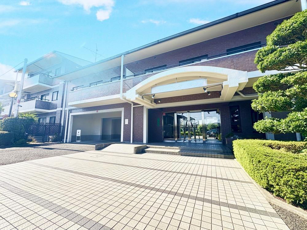 ルミナス小平壱番館 【現地外観写真】<BR>西武多摩湖線「青梅街道」駅まで徒歩8分。スーパー、ドラッグストアが徒歩9分圏内にあり、暮らしに便利な立地です。