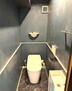 ＮＫ渋谷コータース 【トイレ】<BR>シンプルなデザインのタンクレストイレです。温水洗浄便座が付いています。