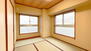 サーパスシティ西新潟弐番館 和室6帖、畳はリラックス効果があるので、ゆっくり休めそうなお部屋です。