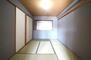 パルティール岡崎南 柔らかい畳の敷かれた和室は、ゆっくりくつろげるスペースになりそうです！来客時にも利用できる和室が一部屋あると重宝しますね♪