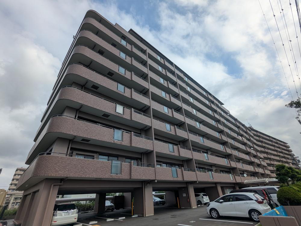 ラビデンス荒子川公園2番館 外観です。