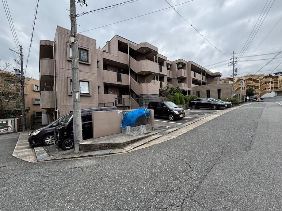 ユニーブル鳴海東ガーデンコート 2階 4LDK