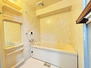 ライオンズマンション瑞穂通 純白の清潔感のある浴室で毎日気分も上がりそうです。