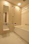 Ｔステージ赤池ザ・レジデンス 1418サイズの浴室です。断熱性の高い浴槽/FPRフロア/ホーローパネル設備あり。
