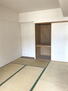 ローレルコート桜井南 押入れのある和室は寝室や客間として便利にご利用頂けます。