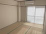 グレイス・ハイツ六甲 和室はホールから出入り可能な独立したお部屋です。2024年3月に、畳表替が行われています。【和室/約6帖】（2023年03月撮影）