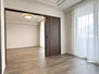 エスリード一乗寺 【洋室：6帖】<BR>■片引戸は、居室と居室を間仕切るためにも使いますが、開けたままにすれば、２室を広い１室として使うことができます。<BR>室内（2024年3月）撮影