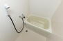 千里関大前コーポラス　Ａ棟 【浴室】<BR>ハンドルタイプの混合シャワー水栓が採用されています。シャワーは、手元で止水が可能なスイッチ付きです。