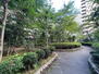 ファミールハイツ北大阪１号棟 マンション内の庭園です