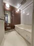 ルイシャトレ神戸ポートアイランド 浴室です。1418サイズでシンプルなブラウンカラーです。