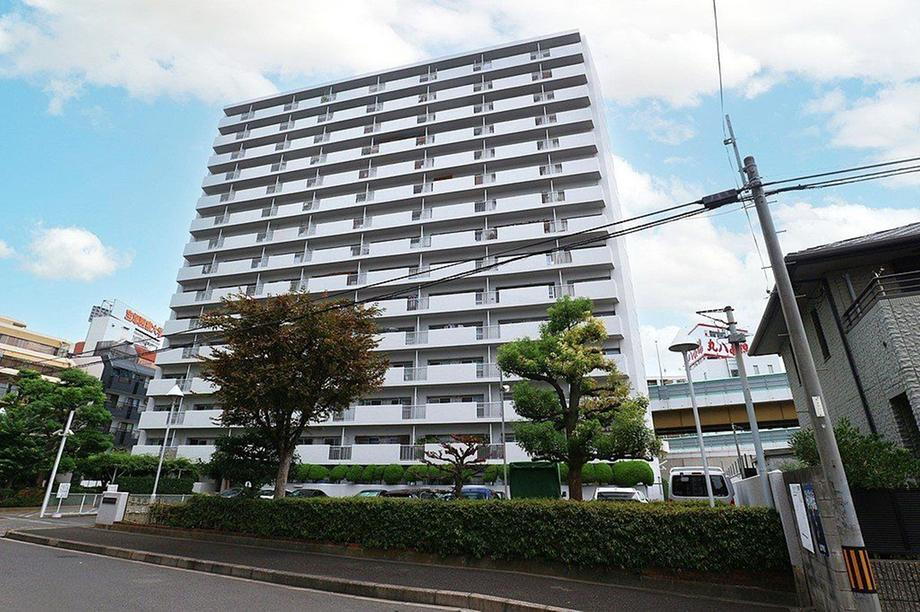 中津グランドハイツ 外観