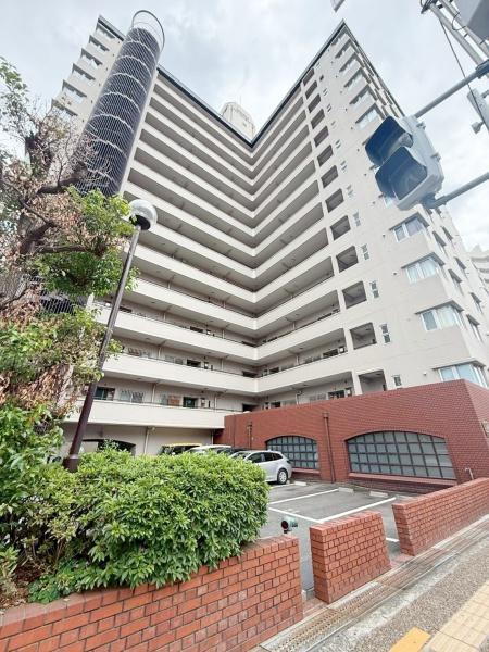 進和江坂アーバンライフ 【外観】<BR>昭和54年4月築。14階建ての3階部分。