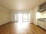 桂川ハイツ５号館 【LDK/約12.0帖】<BR>2023年5月のリフォームで、フローリング・クロスが張替えられ、綺麗な室内です。キッチンは住空間を有効的に使用できる壁付タイプです。