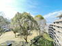 ライオンズマンション大津秋葉台 【眺望】<BR>バルコニーからの眺望です。緑が見えるやすらぎの景観。正面に建物がないのも嬉しいポイントです。