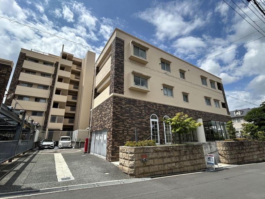 ネバーランド豊中岡町 外観