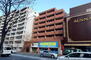 ライオンズマンション高宮第５ 高宮通沿いで、DIYショッピングセンターのサンマート横に立地しています。