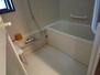 アンピール二日市Ⅱ 1418サイズ、手摺り付きの浴槽