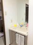 ダイアパレスグランビュー三原 洗面スペースも広く大きい鏡付きの洗面所