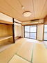 パレス幸神 2間続きの和室は襖を開けることで大勢で集まるときも対応できます。