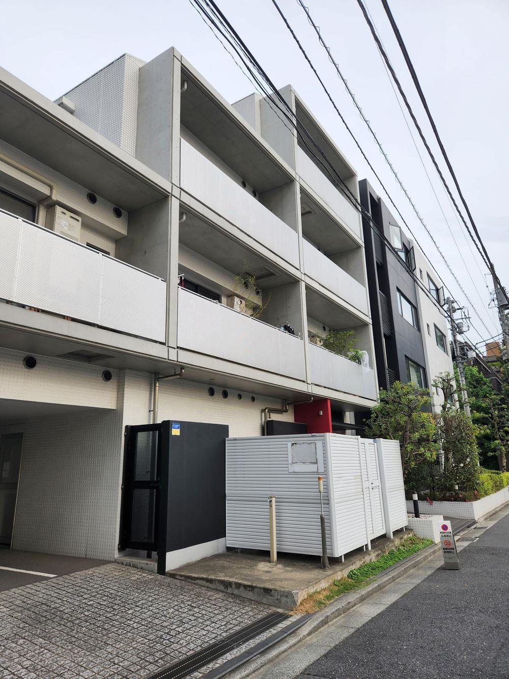小田急コアロード六本木