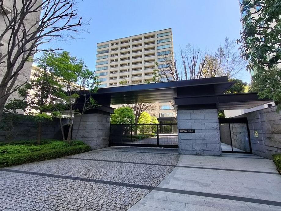 ブランズ四番町