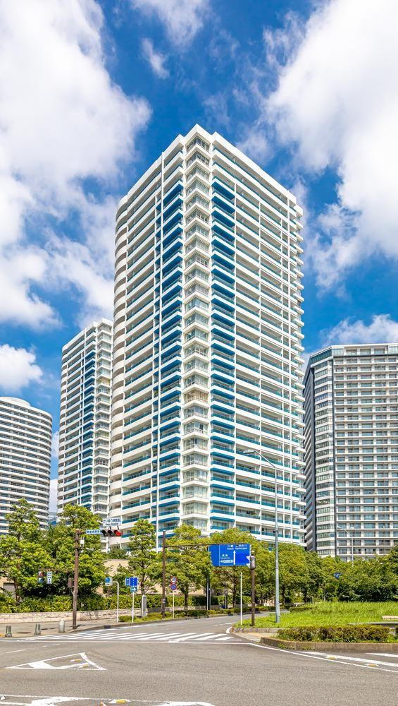 Ｍ．Ｍ．ＴＯＷＥＲＳ　ｔｈｅＥＡＳＴ