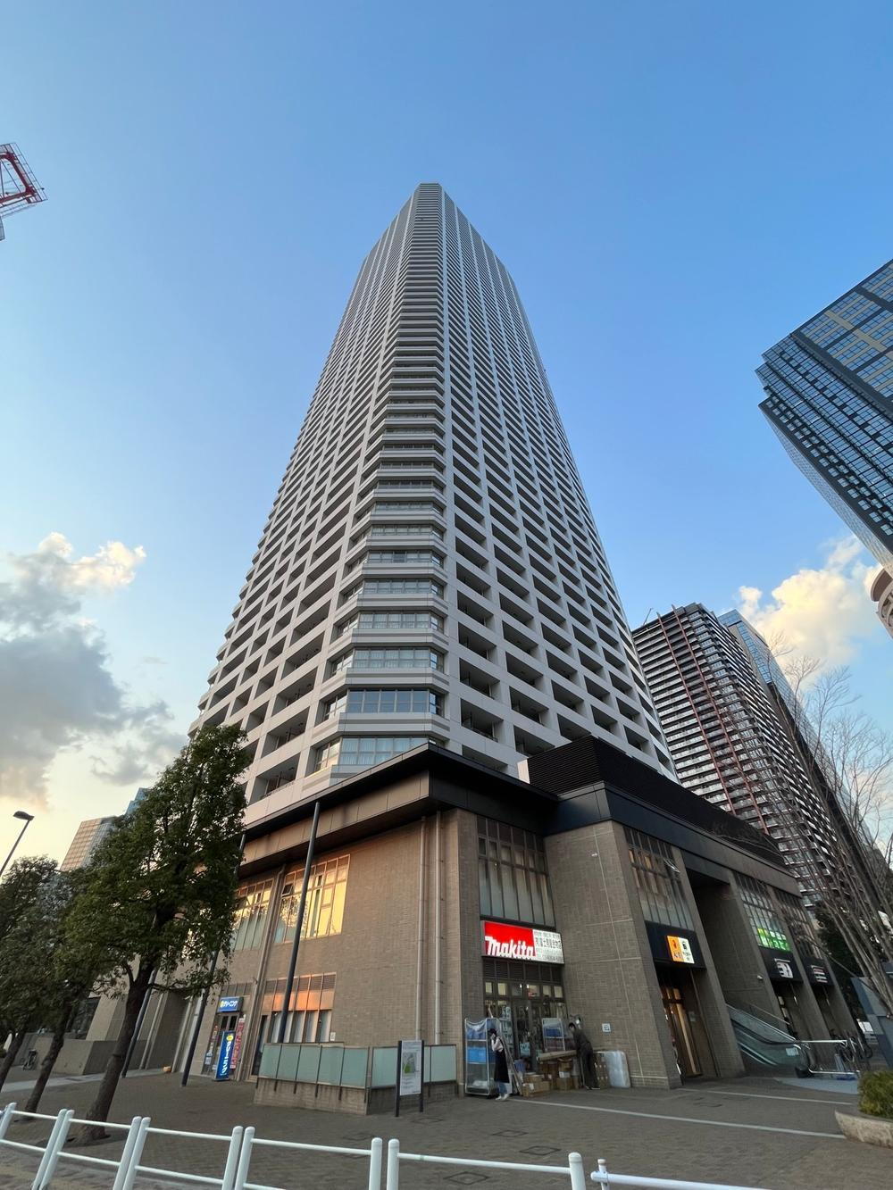 【西新宿高層ビル群を一望する最上階角住戸】ザ・パークハウス西新宿タワー