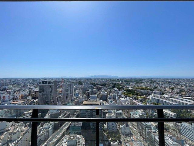 ＴＨＥ　ＹＯＫＯＨＡＭＡ　ＦＲＯＮＴ　ＴＯＷＥＲ