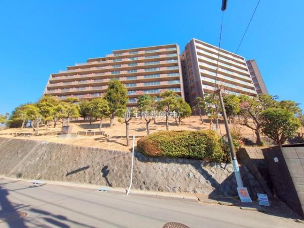 ユニヴェルシオール学園の丘