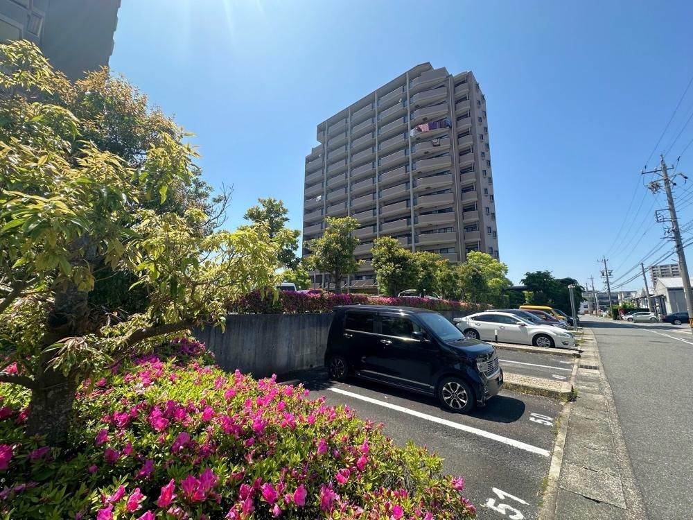 アクシーズ菖蒲池二番館【専有面積８８．８８㎡・４ＬＤＫ・　敷地内平面駐