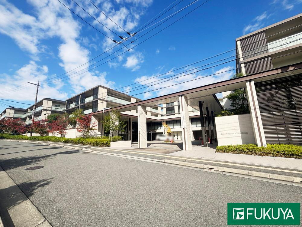 ローレルスクエアあやめ池