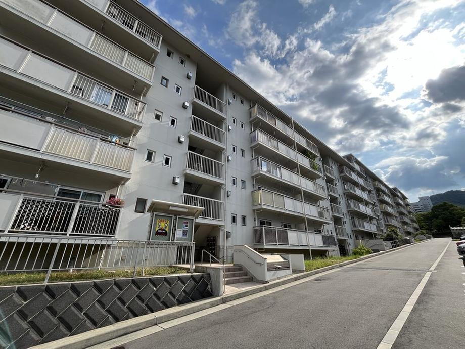 宝塚西山住宅１号棟