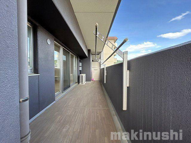 プレサンスロジェ柏原駅前