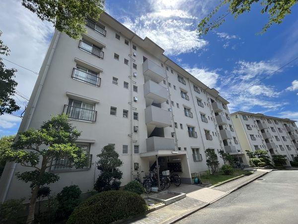 箕面如意谷住宅五号棟