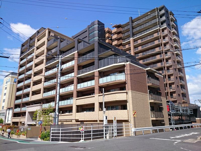 プレサンスロジェ草津駅前【最上階角住戸】