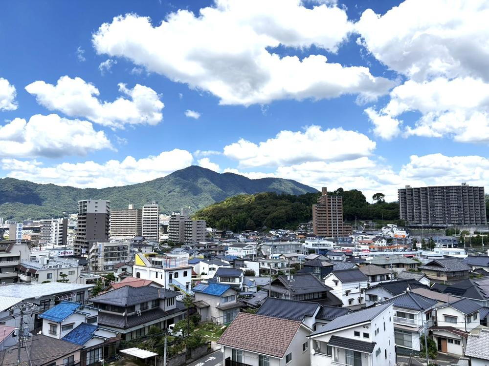 最上階【特別住戸】ルーフバルコニーから太田川を眼下に望む「フローレンス