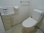 エイルヴィラグランシス橘通り 手洗い器が別にある清潔なトイレです。