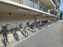 野中北スカイハイツ 整理された駐輪場で自転車の出し入れもらくらく！
