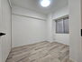 新石切グランドハイツ 洋室4．5帖：収納充実ですっきりと整頓されたお部屋作りが可能です！