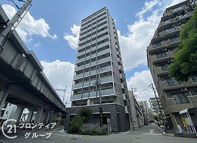 ワコーレ西明石ステーションマークス 中古マンション 機能性とデザイン性を兼ね備えたマンション外観は、住む人に快適な生活を提供します。スタイリッシュなデザインが魅力で、日々の生活に彩りを添えます