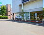 ダイアパレス信濃川 店舗前面にお客様駐車場をご用意しております。お車でのご来店も歓迎です。