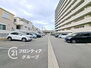 シャルマンフジスマート尼崎出屋敷駅前ステーショングリーン 駐車しやすい平面駐車場。最新の空き情報はお問い合わせください。