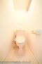 ライオンズマンション草加氷川町 清潔感のあるトイレ。温水洗浄機能付きです