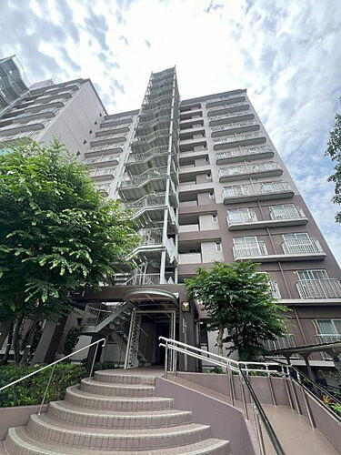 朝日センチュリーみずほ台 E棟 (ふじみ野店) 東武東上線「みずほ台」駅徒歩14分。テニスコート、カルチャークラブ、図書室など共用施設が充実しております!